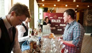 Grants true tales_Бар